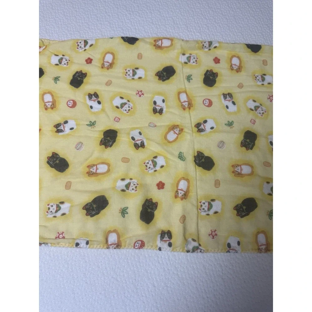MIKURA Fortune Cat Japanese Towel,‎ Small, Yellow 13L 33W